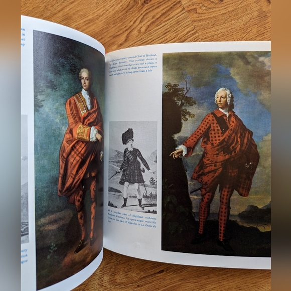 Tartans hardcover by Christian Hesketh - Picture 9 of 12